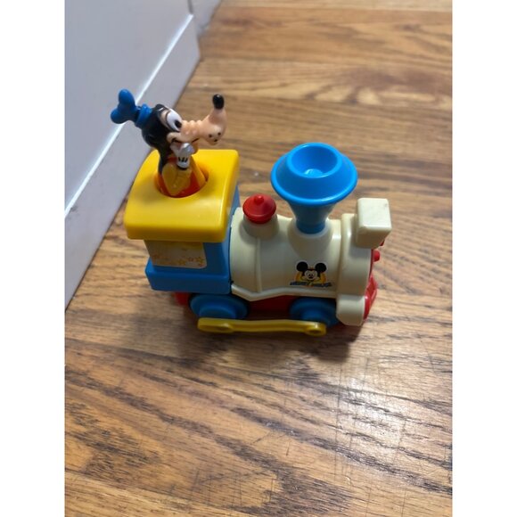 Goofy Disney Train Toy Figure With Mickey Mouse Logo - Picture 4 of 5